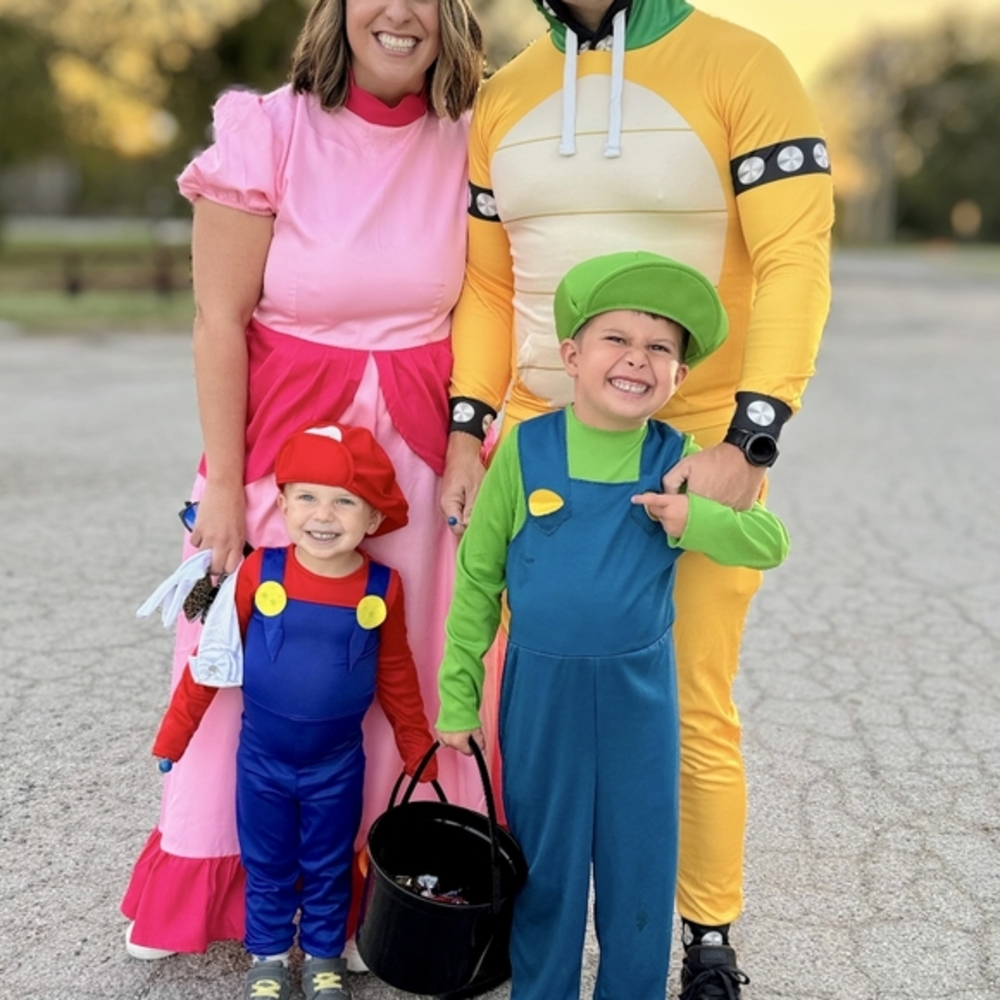 Princess Peach/princess costume. XL